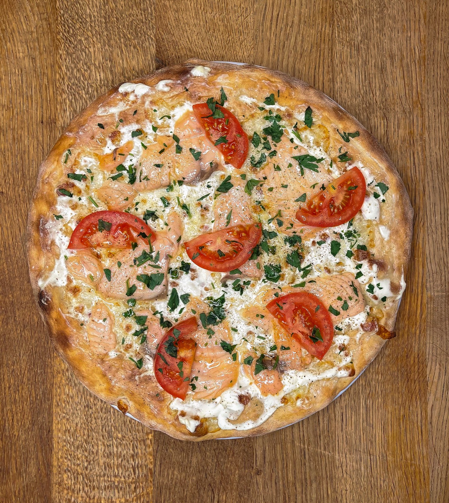 Lachspizza aus dem Steinofen von Pizza Rossa im FLAIR Fürth